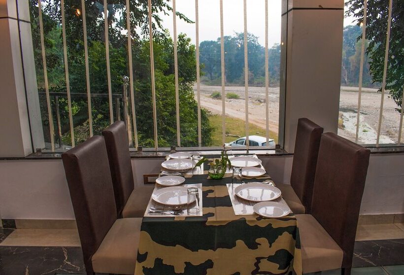 Hotel Srina Forest Roar