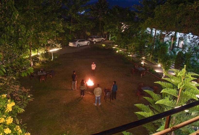 Hotel Srina Forest Roar