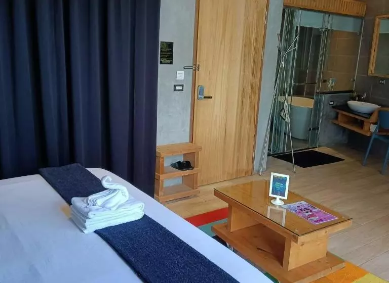 تختخواب و صبحانه 墾丁船帆石原宿 L 國旅卡特約 L 可包棟民宿