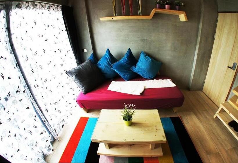 تختخواب و صبحانه 墾丁船帆石原宿 L 國旅卡特約 L 可包棟民宿