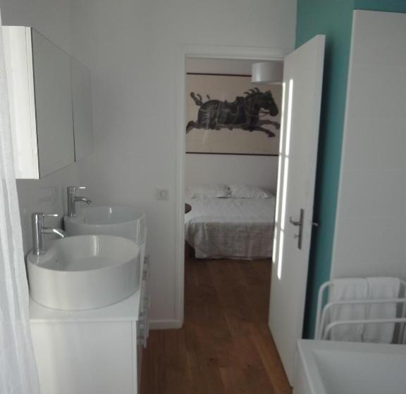 Bed and Breakfast La Villa Du 15   Chambres Indépendantes & Autonomes Du Restaurant La Maison   Clim Et Piscine Chauff