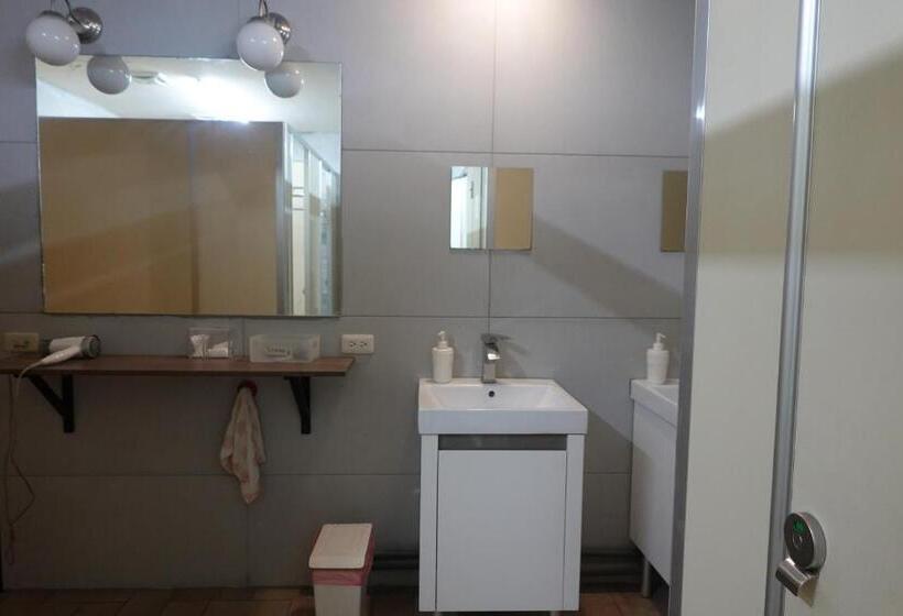 Center.center Hostel