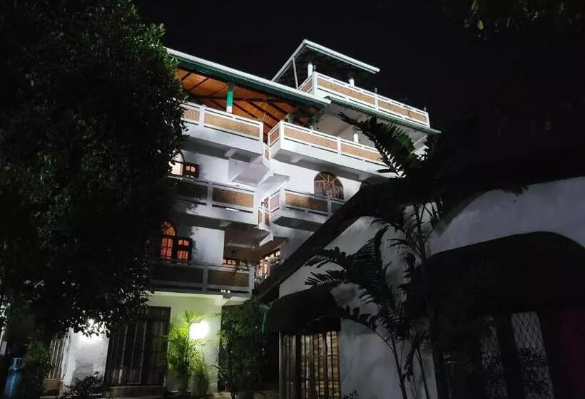 ホテル Aloy S Residence