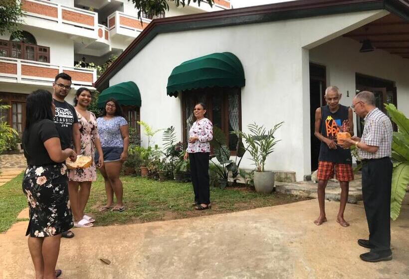 فندق Aloy S Residence