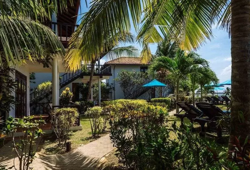 Hotelli Ananthaya Beach