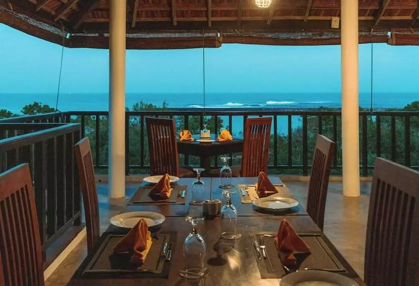Hotelli Ananthaya Beach
