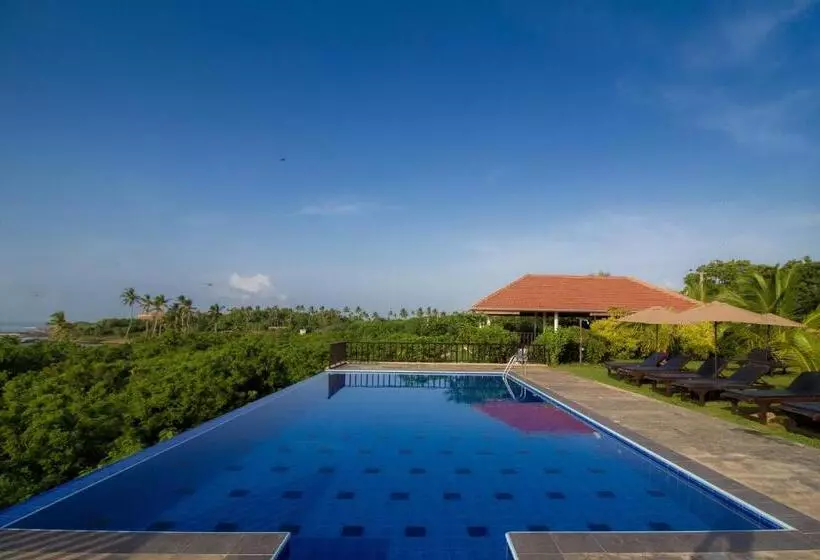 Hotelli Ananthaya Beach