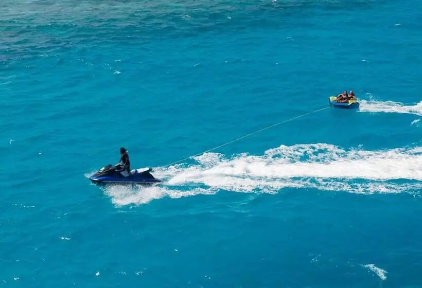 هتل Arena Beach