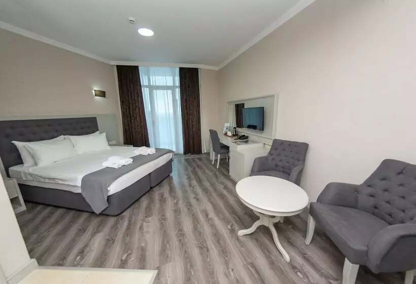 هتل Era Palace Gonio