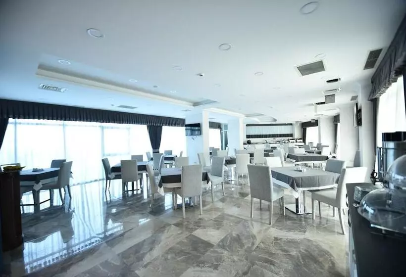 هتل Era Palace Gonio