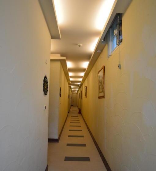 هتل European Manor