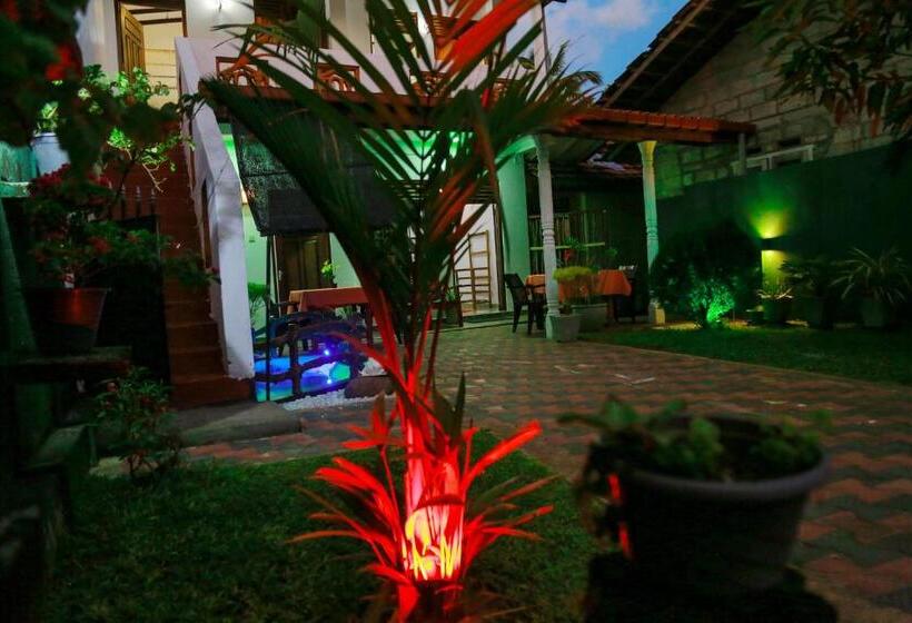 호텔 Sanda Hiru Guest