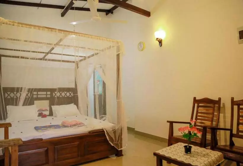 هتل Sanda Hiru Guest