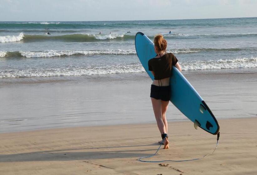 호텔 Sanda Hiru Guest