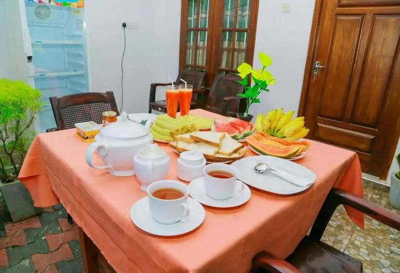 هتل Sanda Hiru Guest