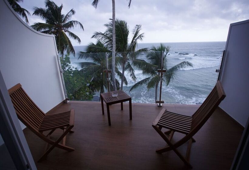 בית מלון כפרי Sayura Beach