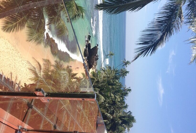 בית מלון כפרי Sayura Beach