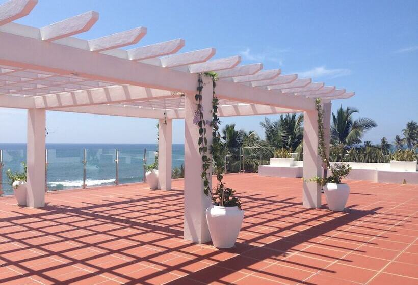 בית מלון כפרי Sayura Beach