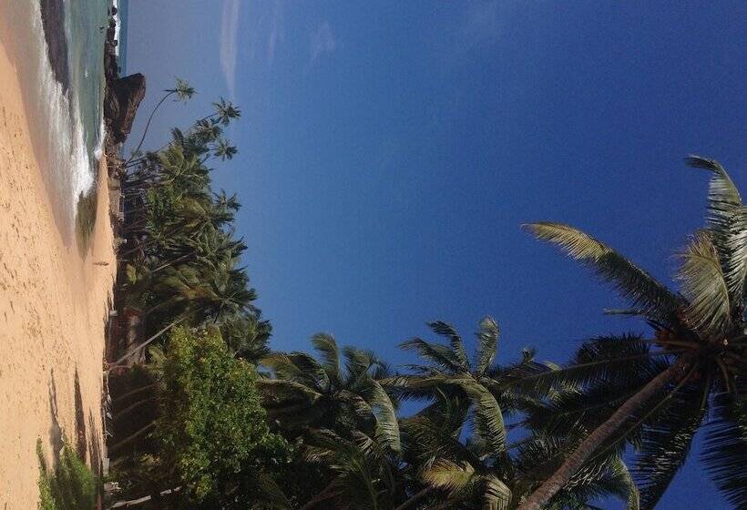 בית מלון כפרי Sayura Beach