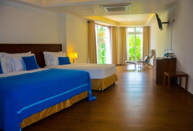 בית מלון כפרי Sayura Beach