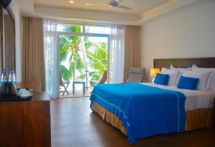 בית מלון כפרי Sayura Beach