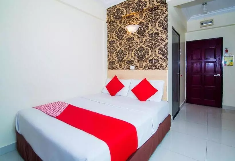 OYO 528 Sea Princess Hotel