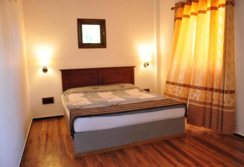 ペンション Asantha Guest House