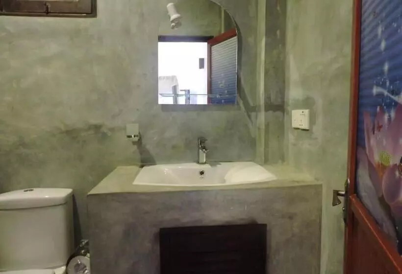 ペンション Asantha Guest House