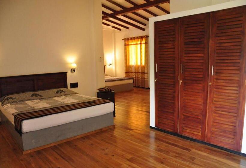 ペンション Asantha Guest House