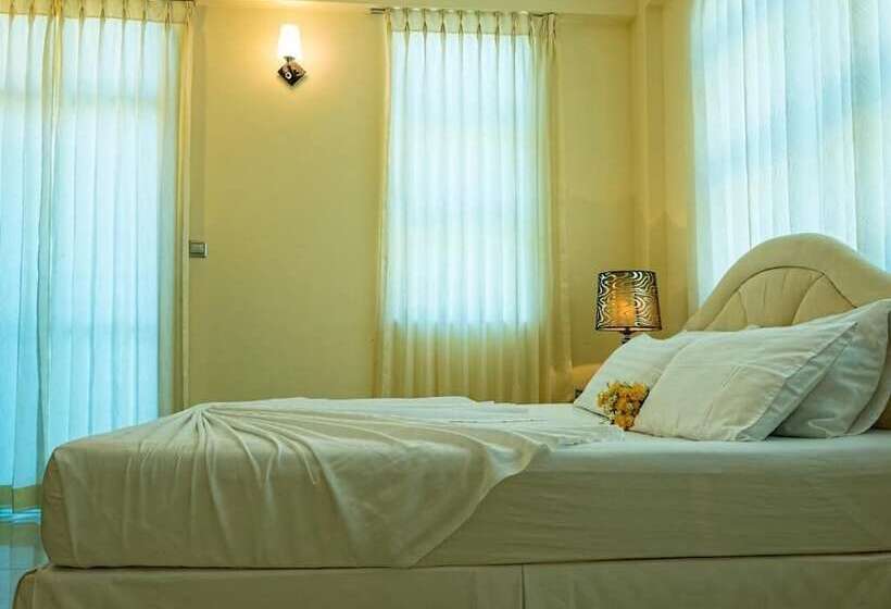 پانسیون Beach Palace