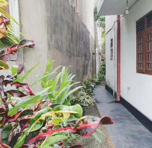 Пансион Sk House Resort Unawatuna