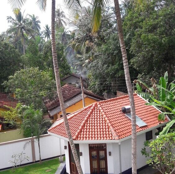 פנסיון Helis Place