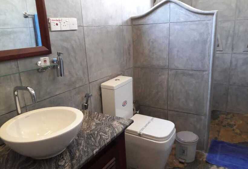 פנסיון Helis Place