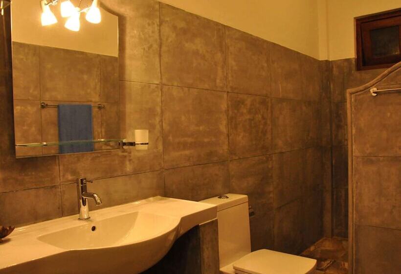 פנסיון Helis Place