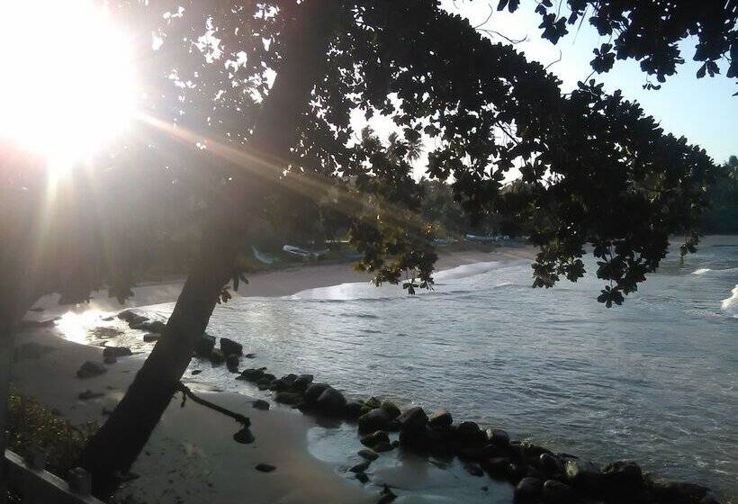 פנסיון Talalla Bay Beach