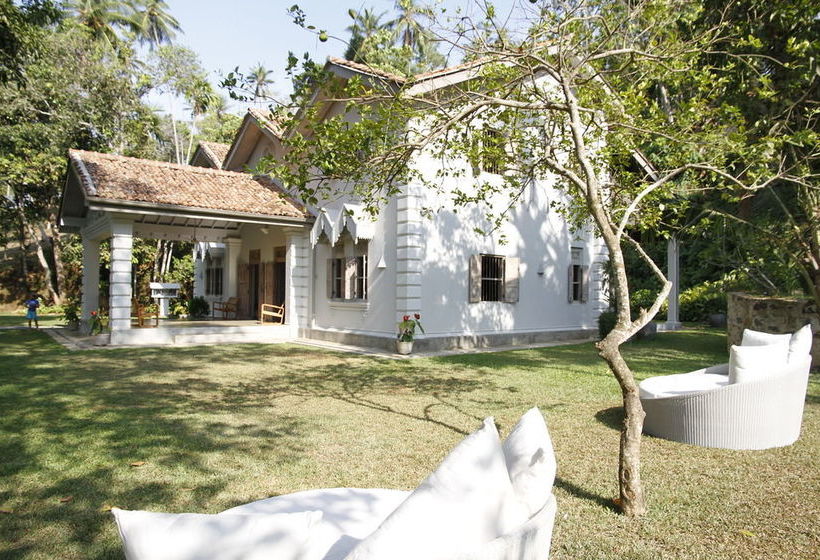 Siri Wedamadura Villa By Gradely Estate