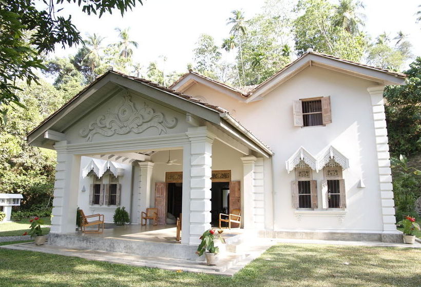 Siri Wedamadura Villa By Gradely Estate