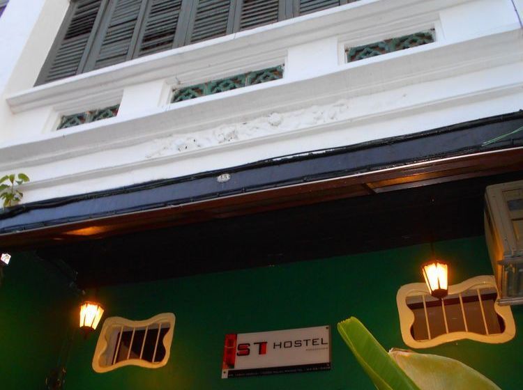 St Hostel