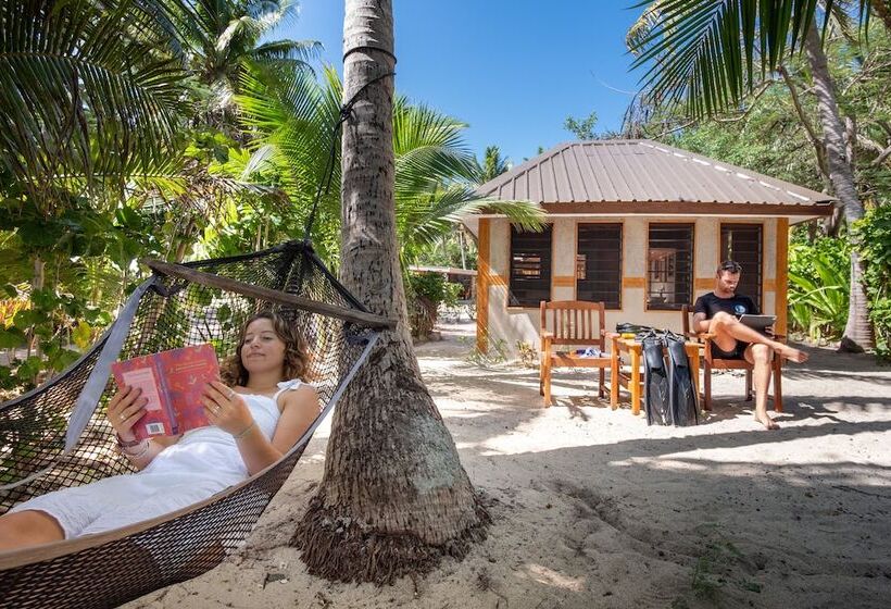 Barefoot Manta Island Resort