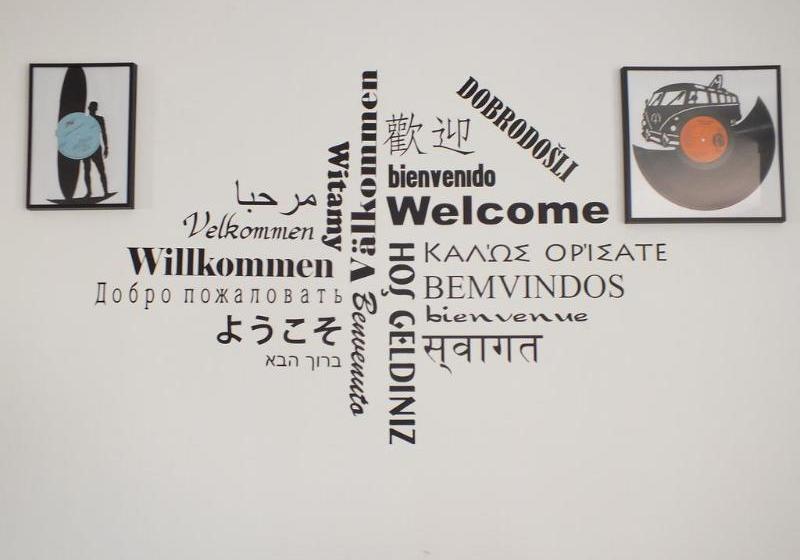 ベッドアンドブレックファースト Dorms & Doubles