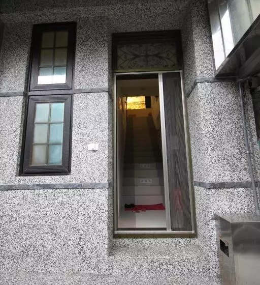 تختخواب و صبحانه He Feng Xiao Zhu