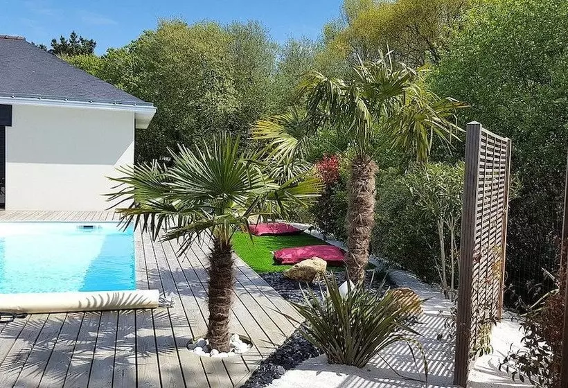 تختخواب و صبحانه La Villa D Escoublac