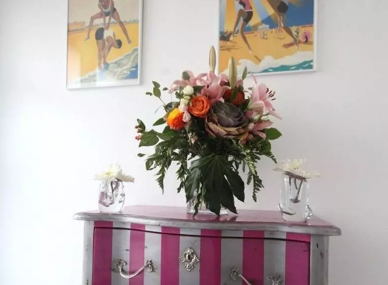 تختخواب و صبحانه La Villa D Escoublac