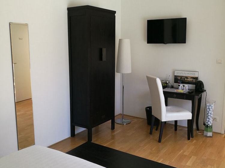 تختخواب و صبحانه La Villa D Escoublac