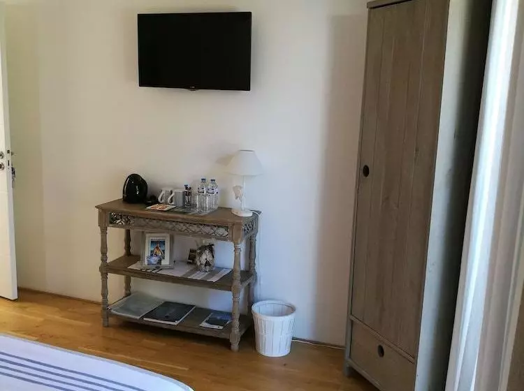 تختخواب و صبحانه La Villa D Escoublac