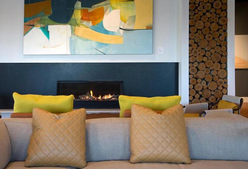 בית מלון כפרי 250 Main