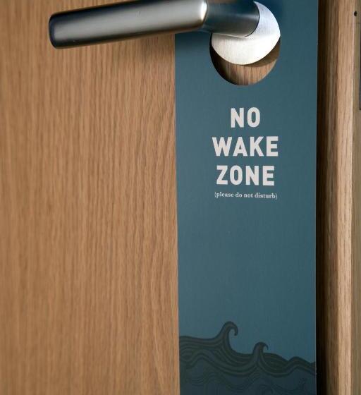 בית מלון כפרי 250 Main