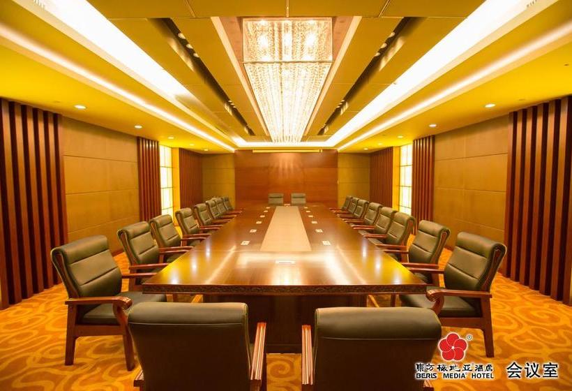 בית מלון כפרי Beris Media