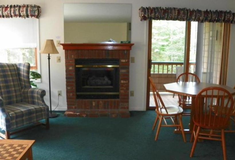 فندق Deer Park Resort