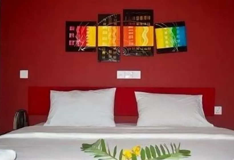 هتل G10 Beach Inn